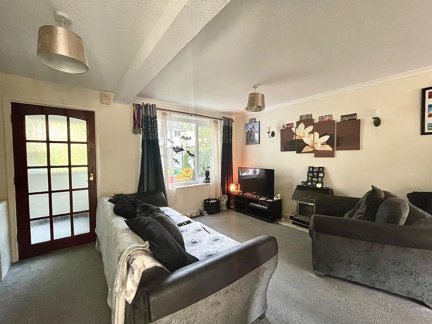 SemiDetached House for sale in Lordswood, Southampton, SO16 8DE SO16 8DE Pure Residential